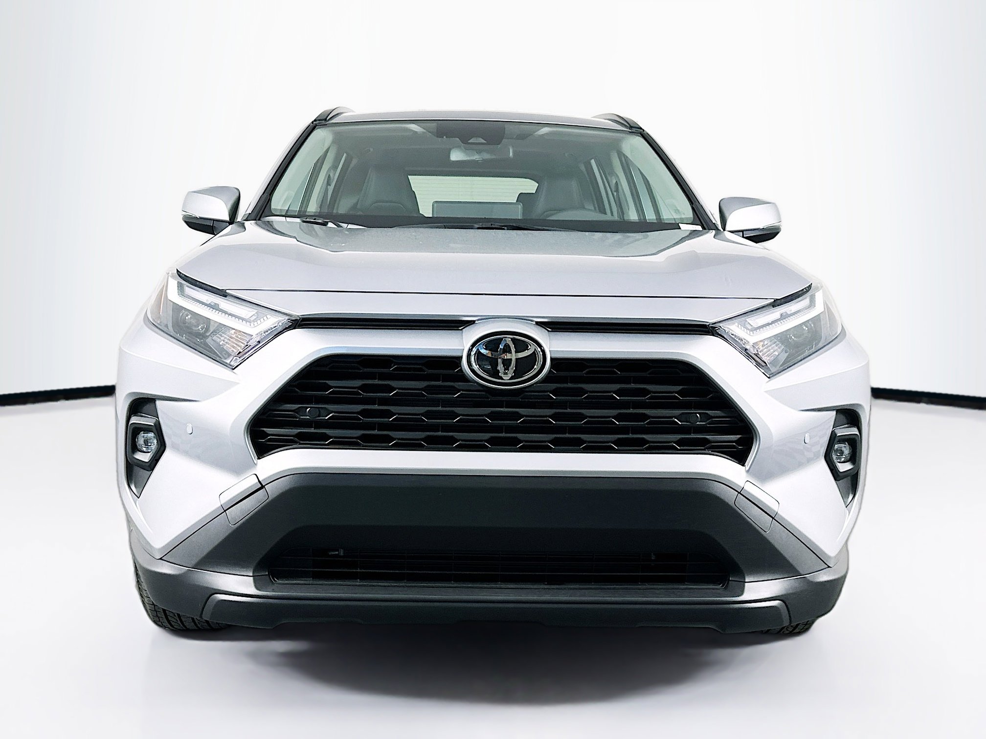Used 2025 Toyota RAV4 XLE Premium w/ Weather Package FWD image 2