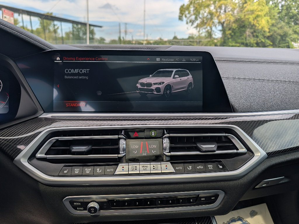 Used 2021 BMW X5 M50i AWD/4WD image 32