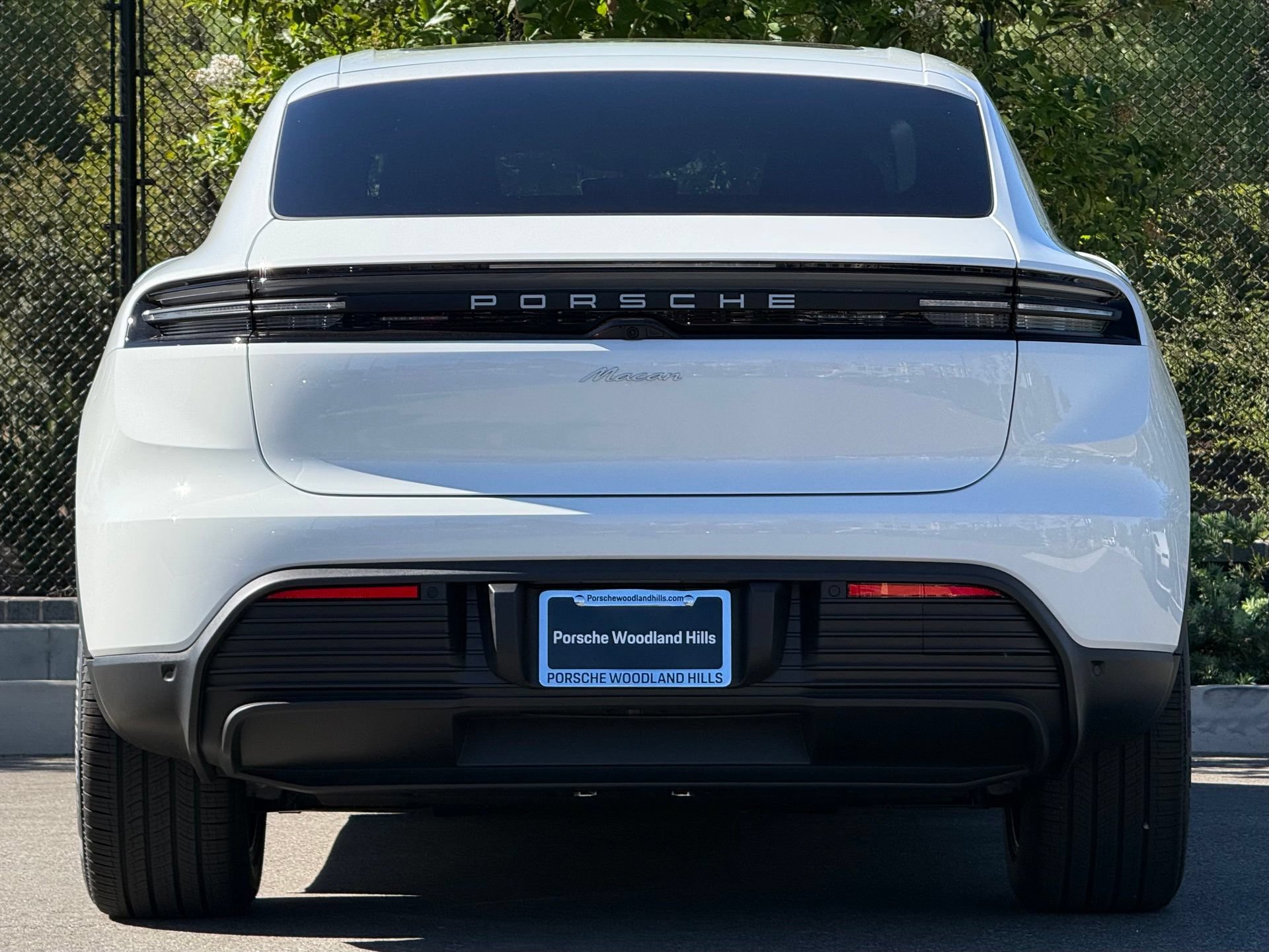 Used 2026 Porsche Macan Electric RWD image 6