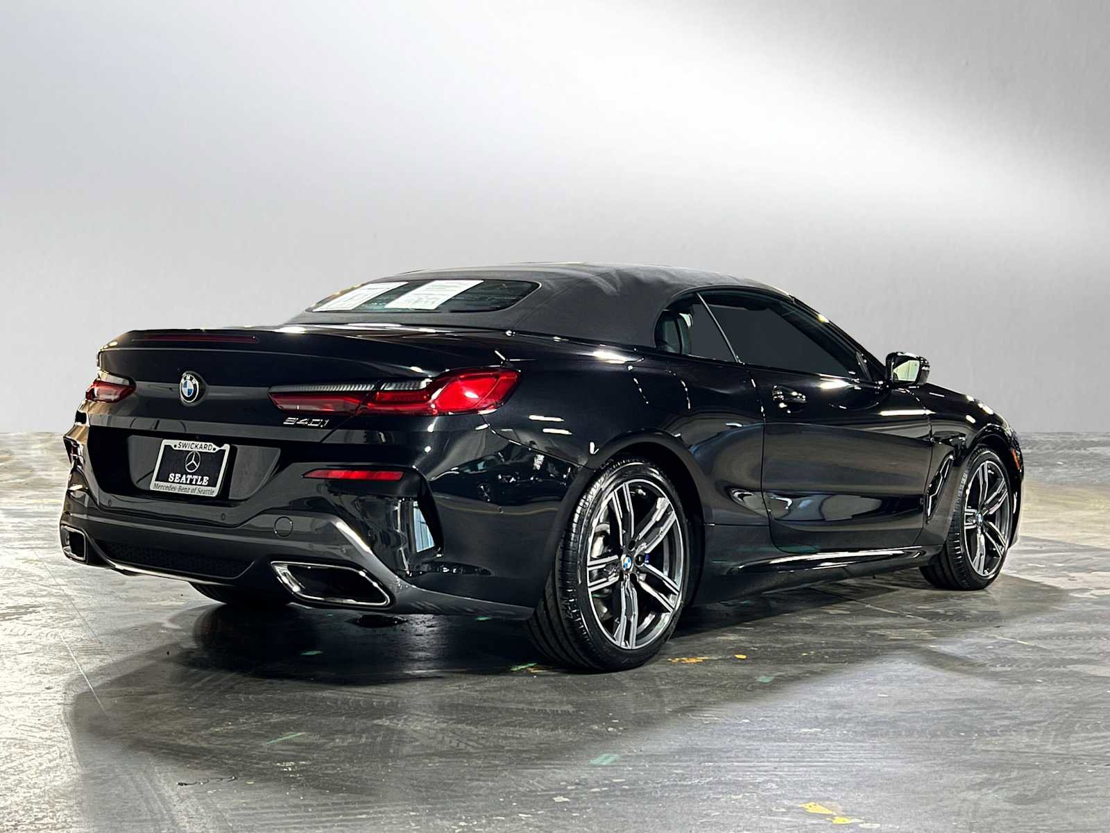 Used 2024 BMW 840i Convertible image 3