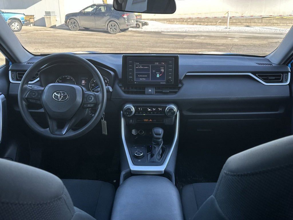 Used 2021 Toyota RAV4 LE image 18