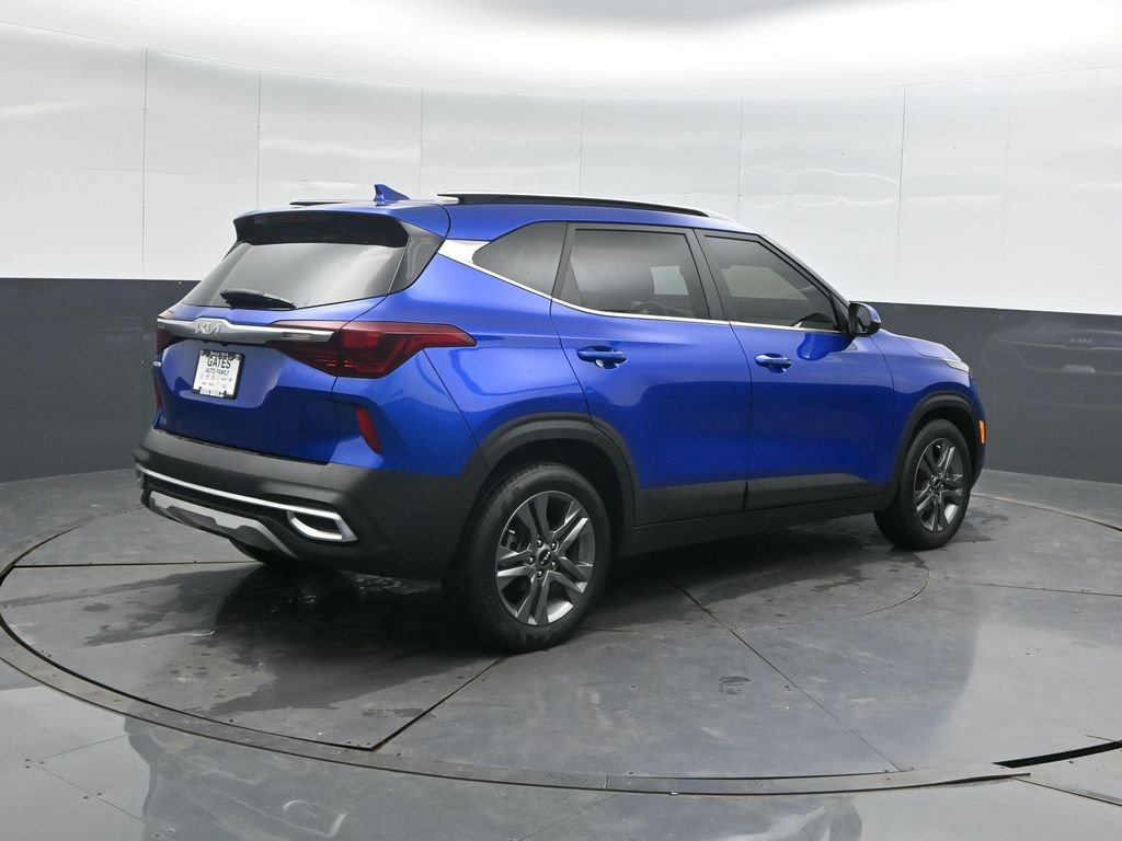 Used 2023 Kia Seltos S w/ Navigation Package image 2