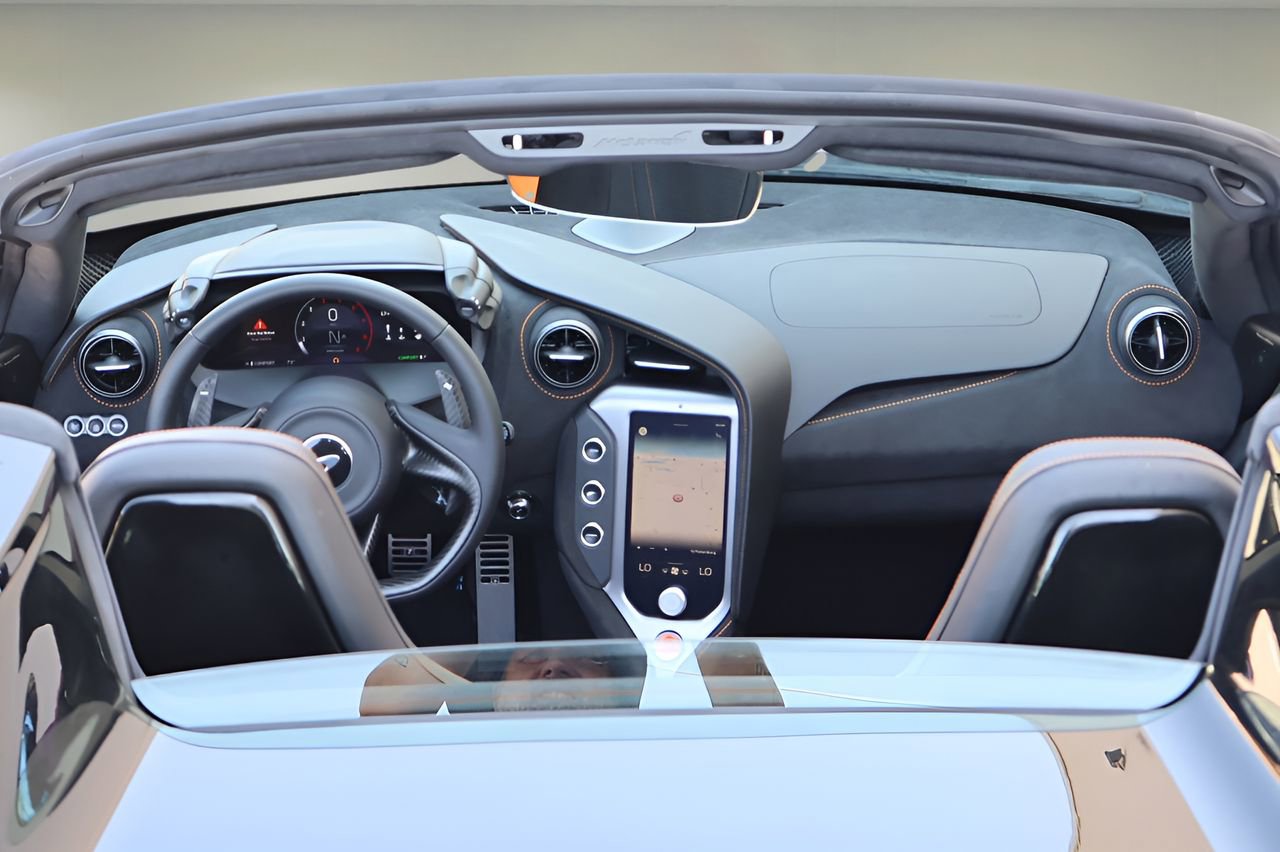 Used 2026 McLaren 750S Spider image 18