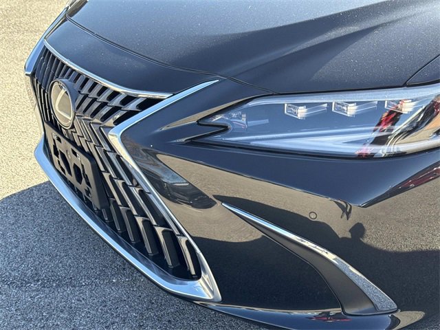 Certified 2025 Lexus ES 300h Ultra Luxury image 10