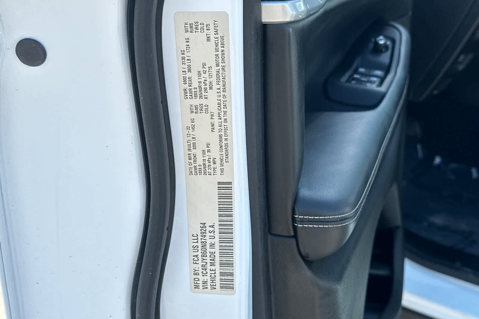 Certified 2022 Jeep Grand Cherokee Limited 4xe w/ Luxury Tech Group II AWD/4WD image 34