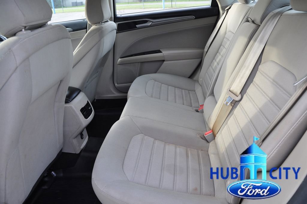 Used 2020 Ford Fusion SE AWD/4WD image 12