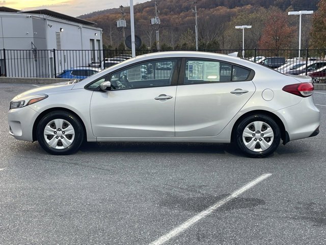 Used 2017 Kia Forte LX image 6