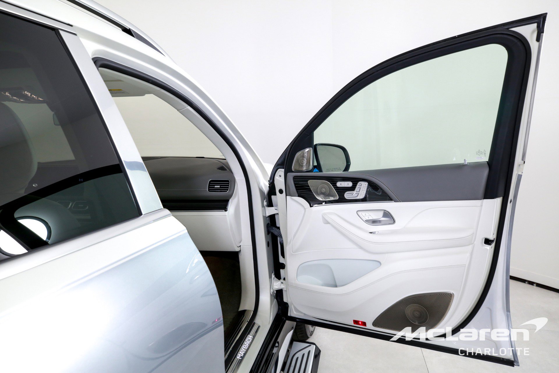 Used 2023 Mercedes-Benz Maybach GLS 600 4MATIC image 29