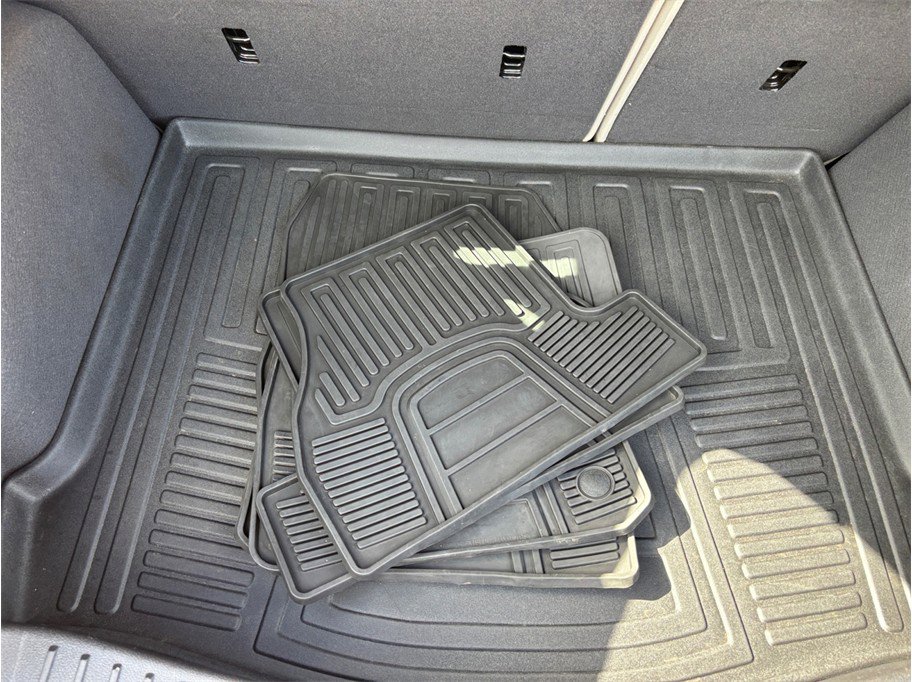 Used 2014 Ford Focus SE w/ SE Winter Package image 34