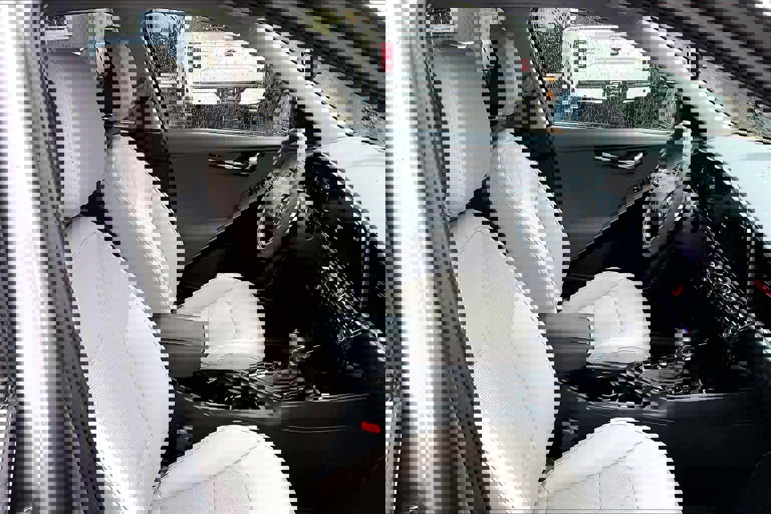 Used 2023 Kia Niro EX image 12