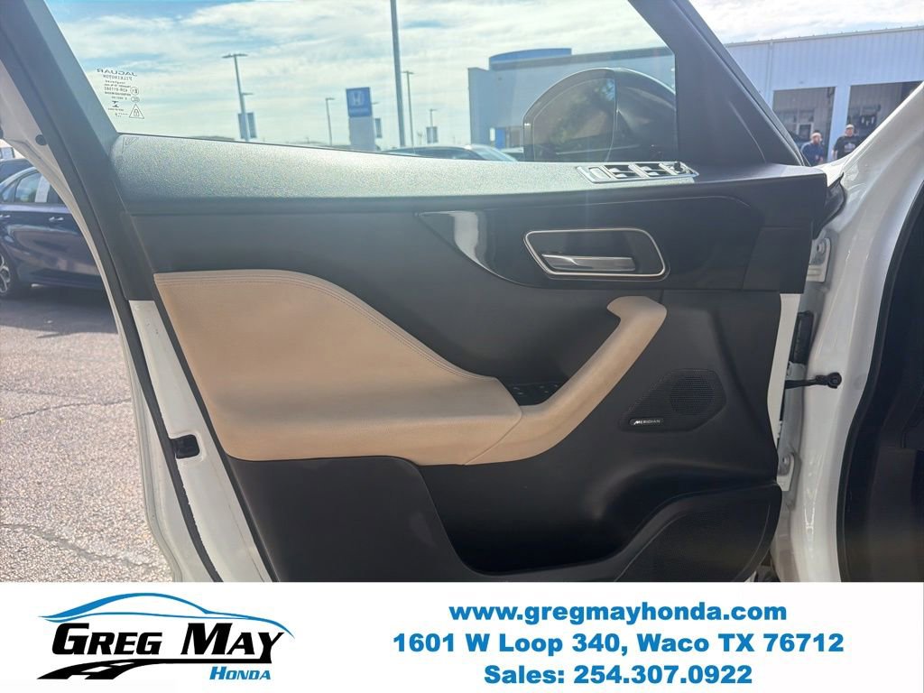 Used 2018 Jaguar F-PACE Premium AWD/4WD image 9