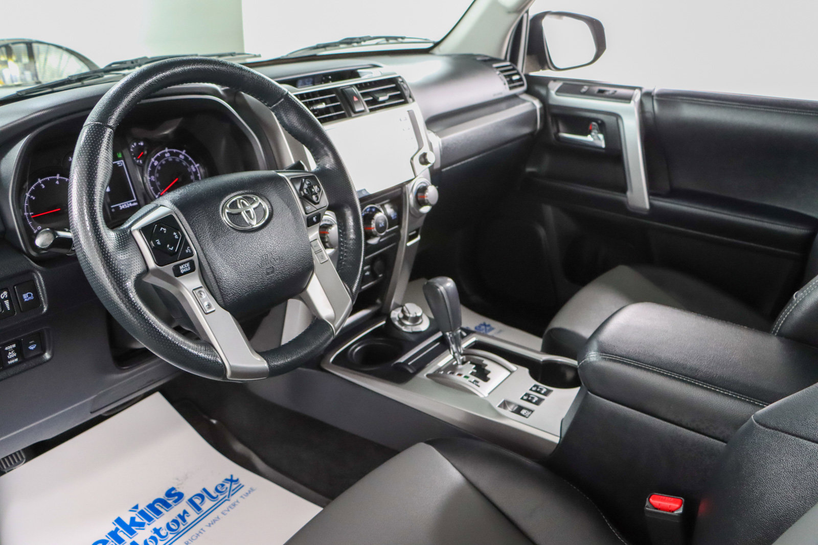 Used 2023 Toyota 4Runner SR5 Premium w/ Moonroof Package AWD/4WD image 27
