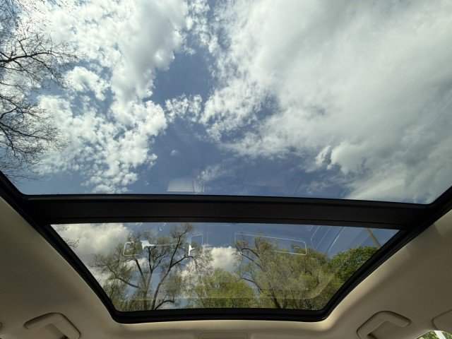 Used 2013 Volkswagen Touareg Executive image 16