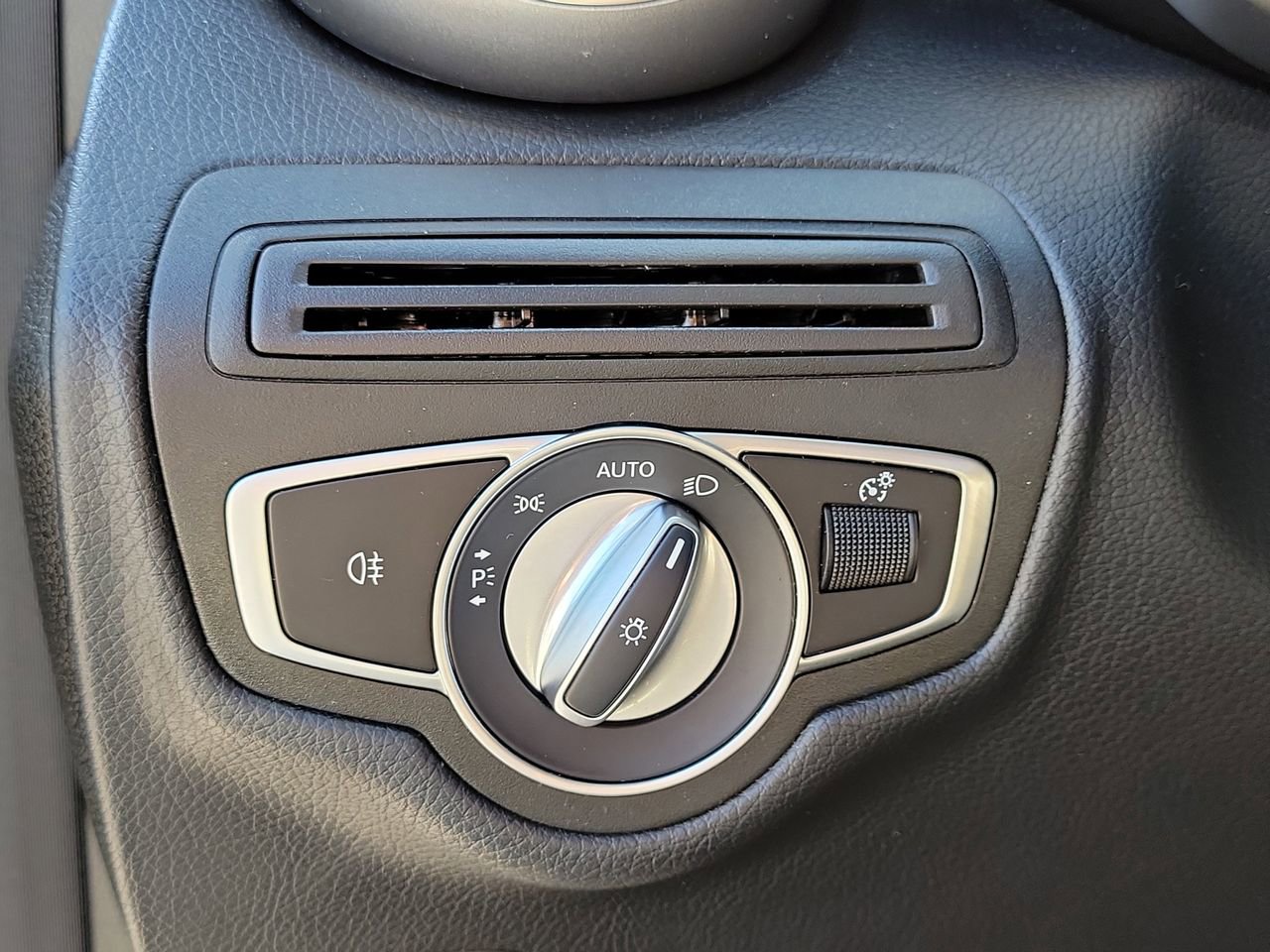 Certified 2022 Mercedes-Benz GLC 300 image 28