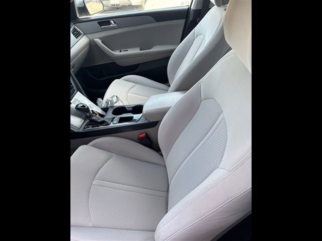 Used 2016 Hyundai Sonata SE image 9