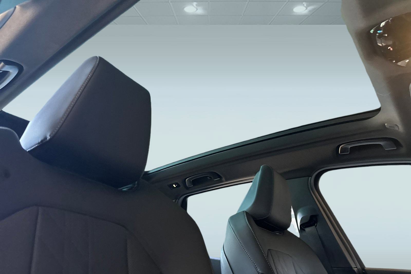 Used 2025 BMW X3 xDrive30i w/ Convenience Package image 13