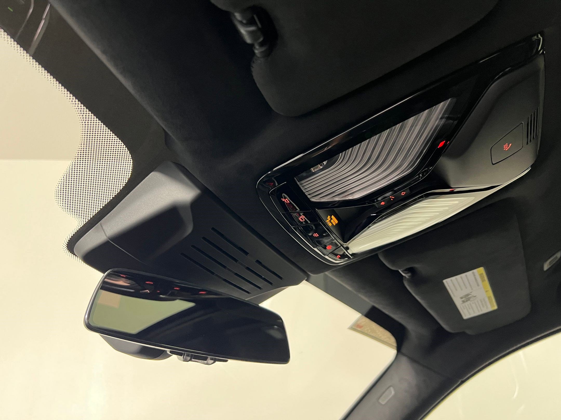 New 2026 BMW ALPINA XB7 image 18