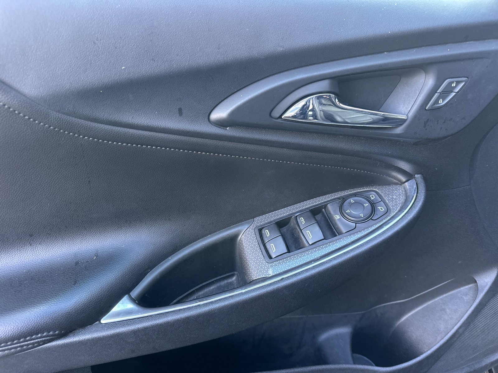 Used 2019 Chevrolet Malibu LT w/ Leather Package image 10