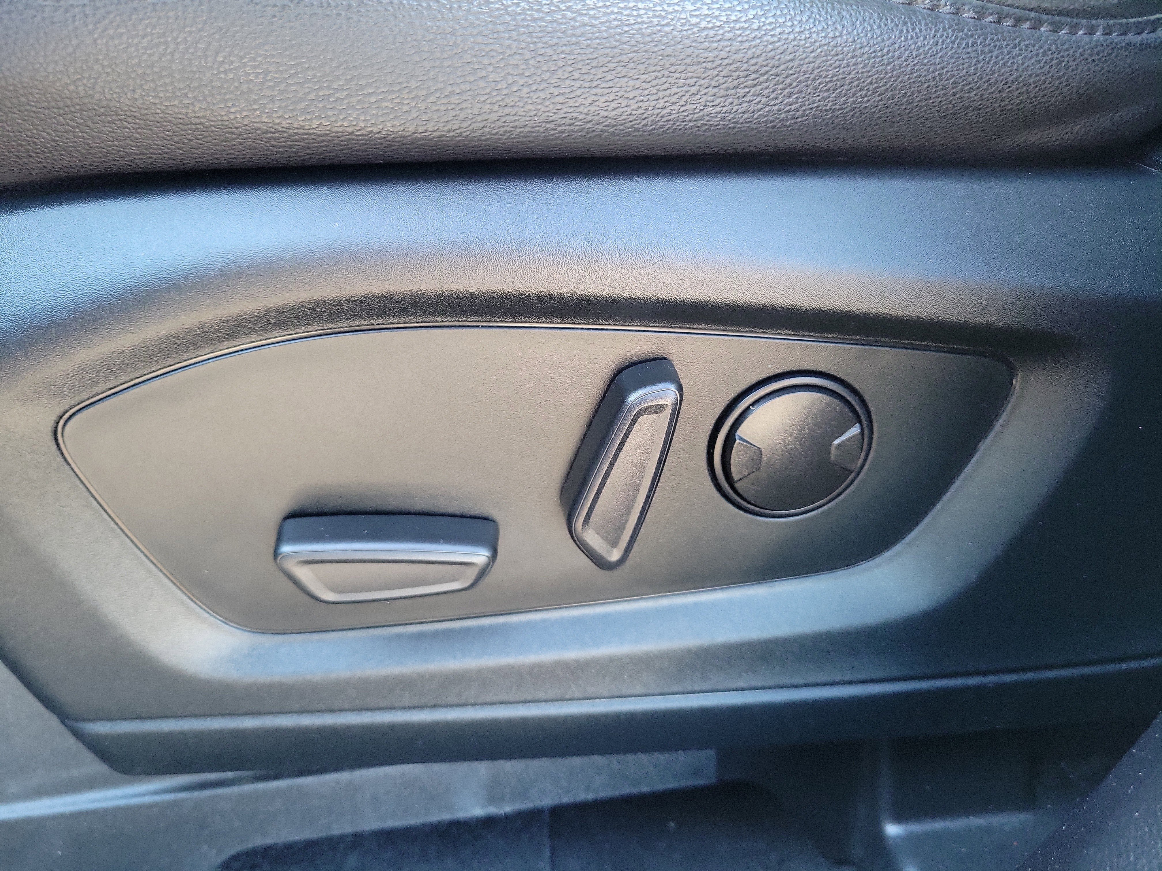 Used 2022 Ford Explorer ST-Line image 20