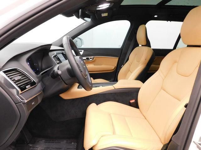 Used 2025 Volvo XC90 B6 Ultra w/ Protection Package Premier image 11