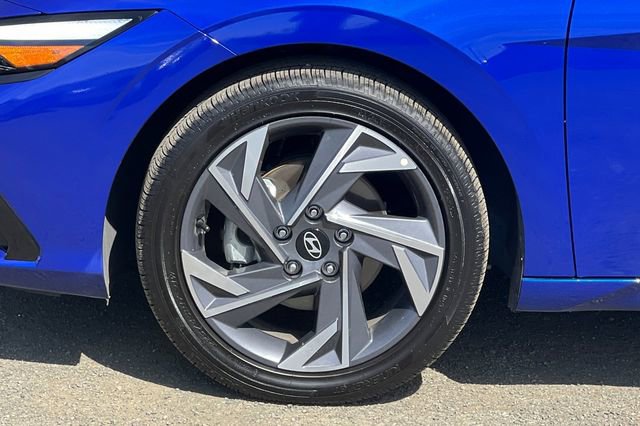 Used 2025 Hyundai Elantra Limited FWD image 33