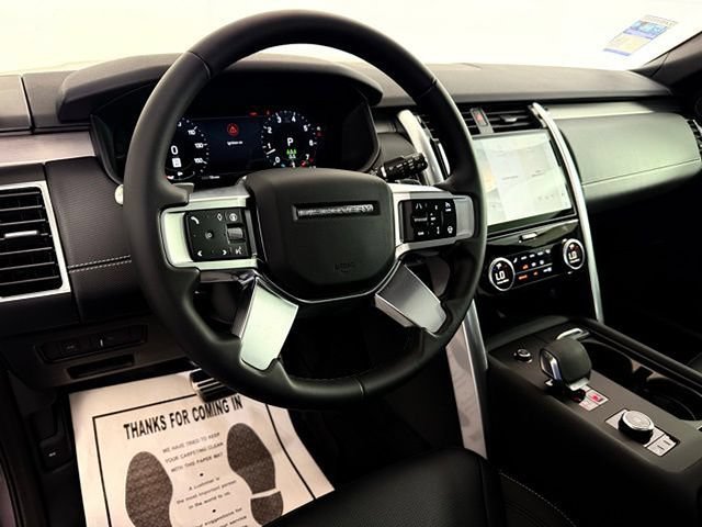 Certified 2025 Land Rover Discovery Dynamic SE AWD/4WD image 50