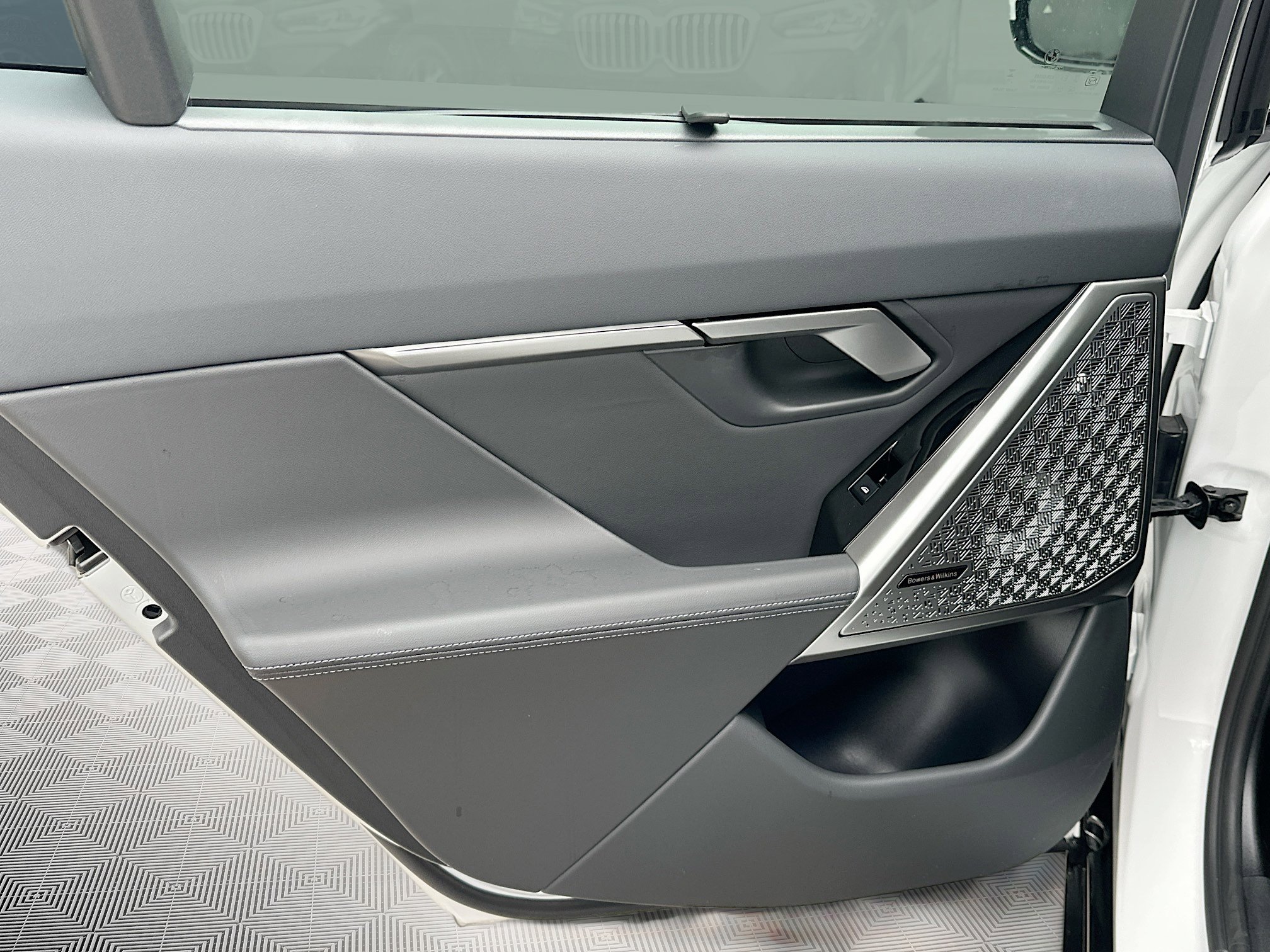 Used 2026 BMW 530i xDrive w/ Executive Package image 28