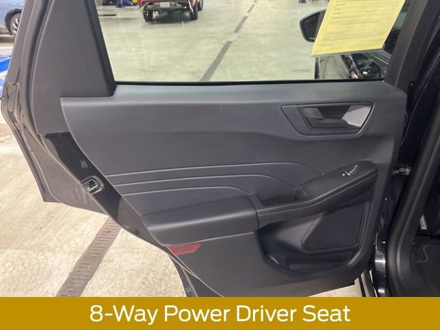 Used 2022 Ford Escape SE w/ SE Sport Appearance Package AWD/4WD image 31