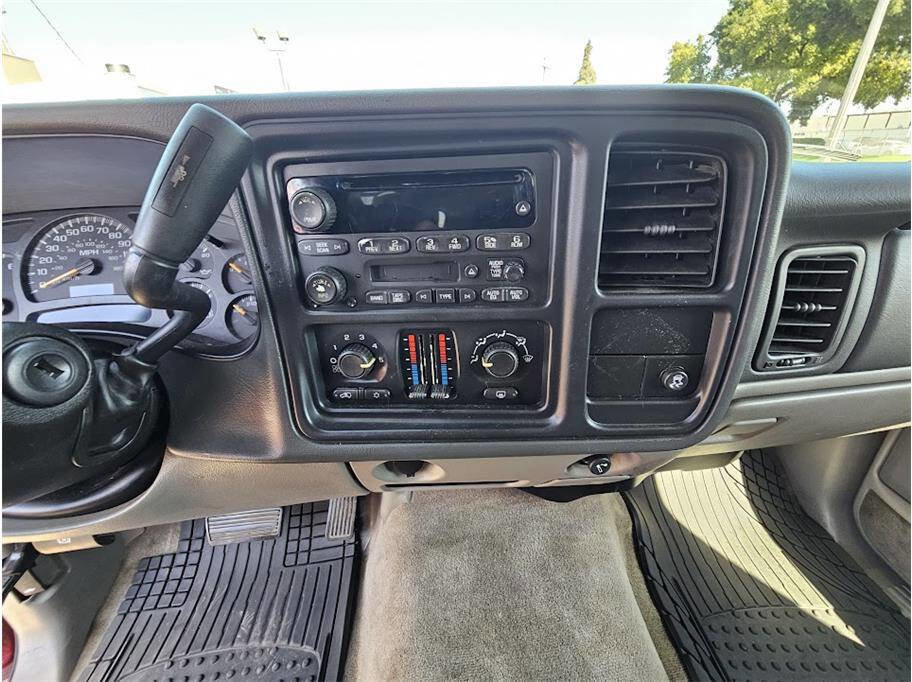 Used 2005 GMC Yukon 2WD image 24