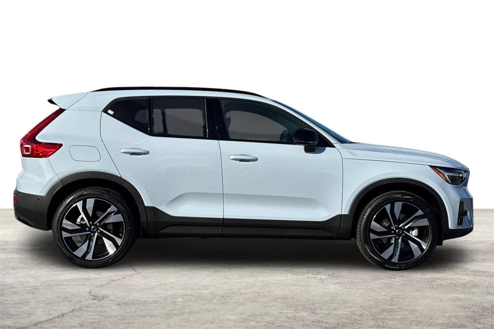 New 2026 Volvo XC40 B5 Ultra w/ Climate Package AWD/4WD image 10