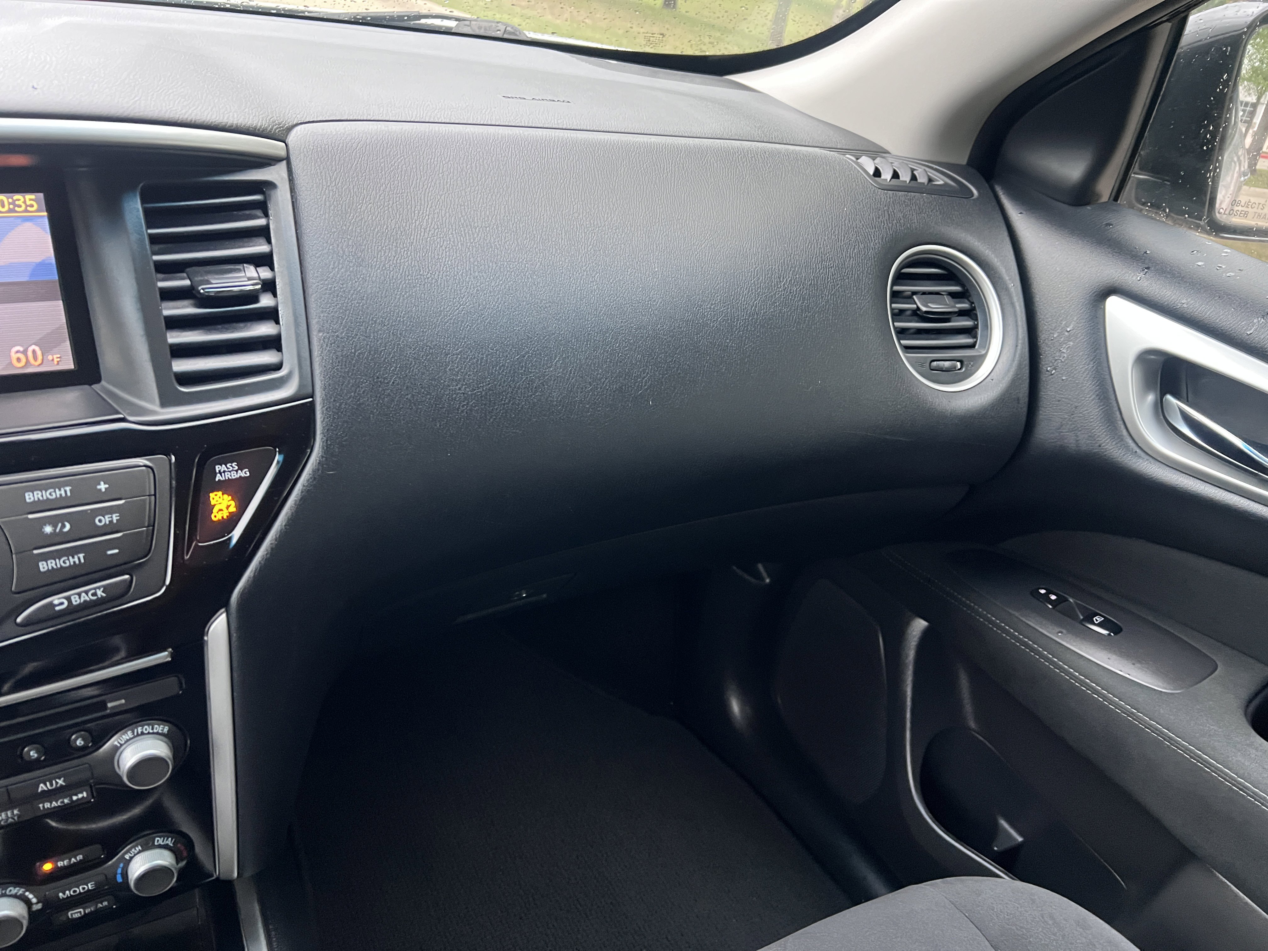 Used 2015 Nissan Pathfinder SV image 30