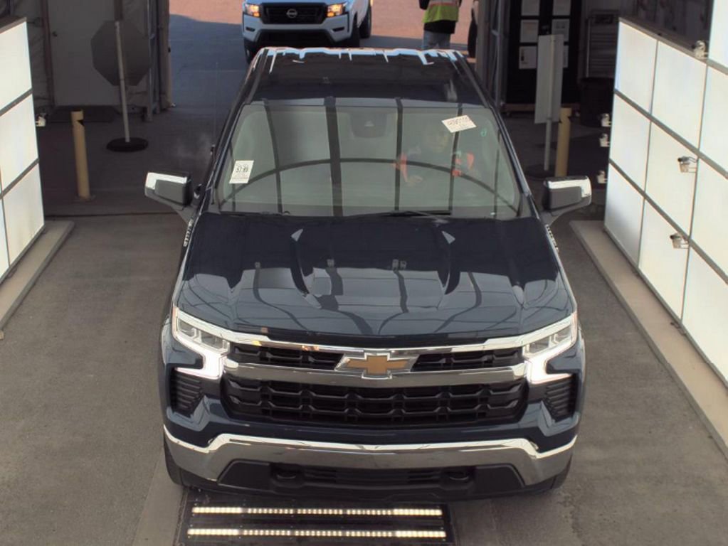 Used 2022 Chevrolet Silverado 1500 LT image 3