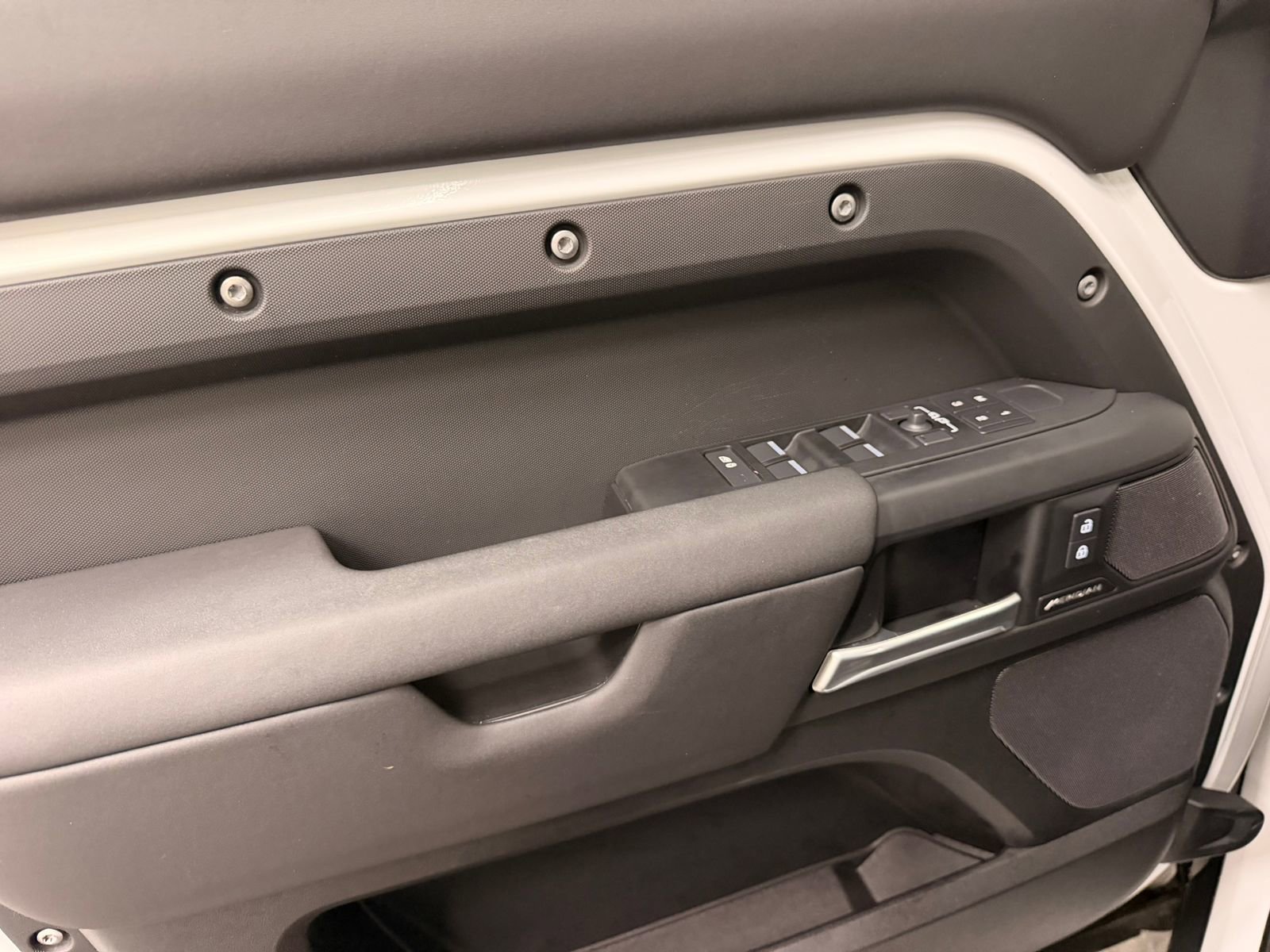 Used 2025 Land Rover Defender 110 S AWD/4WD image 33