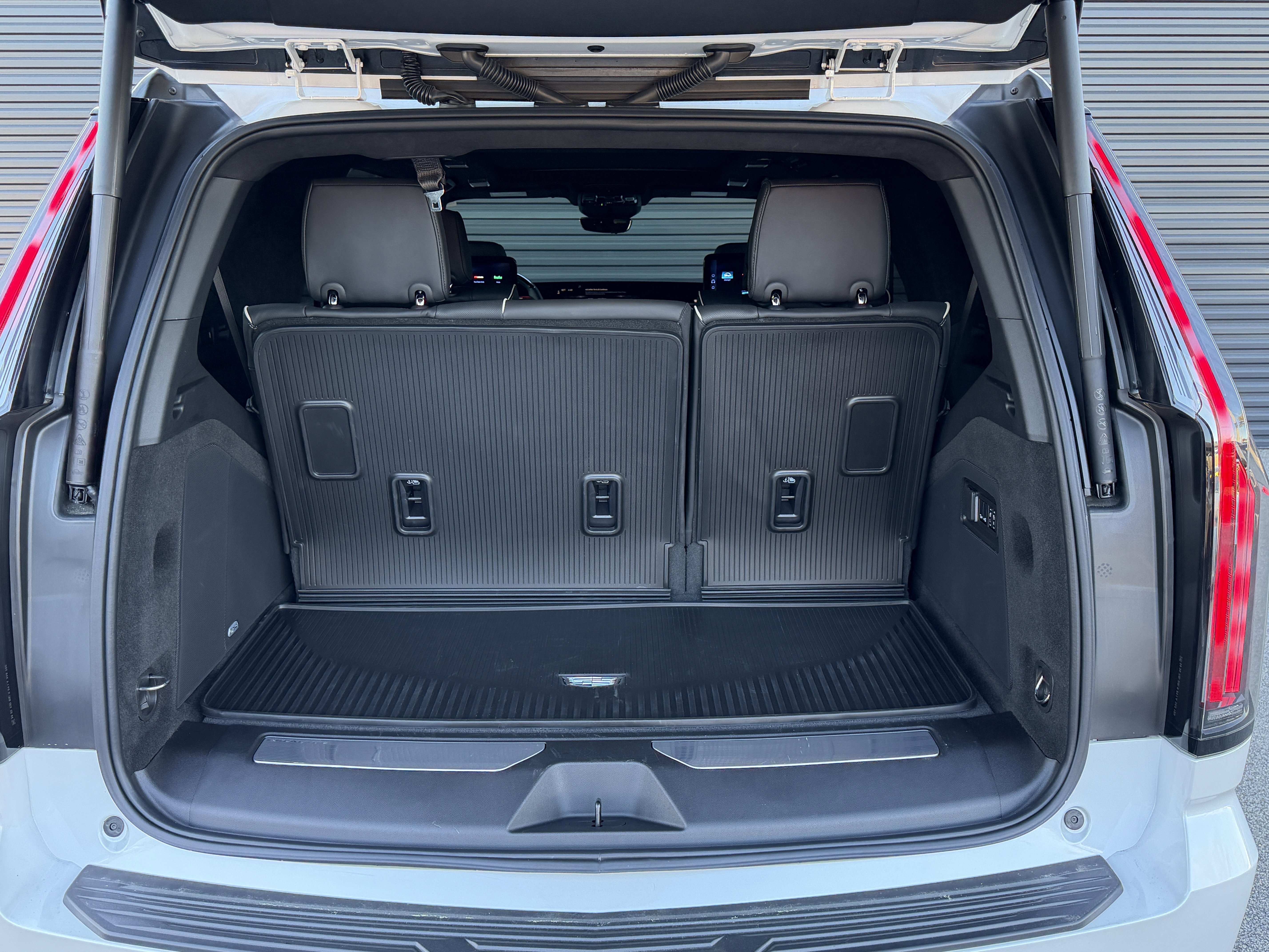 Used 2025 Cadillac Escalade V image 12