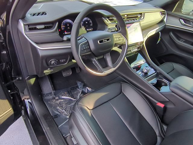 New 2025 Jeep Grand Cherokee L Limited w/ Luxury Tech Group II AWD/4WD image 12