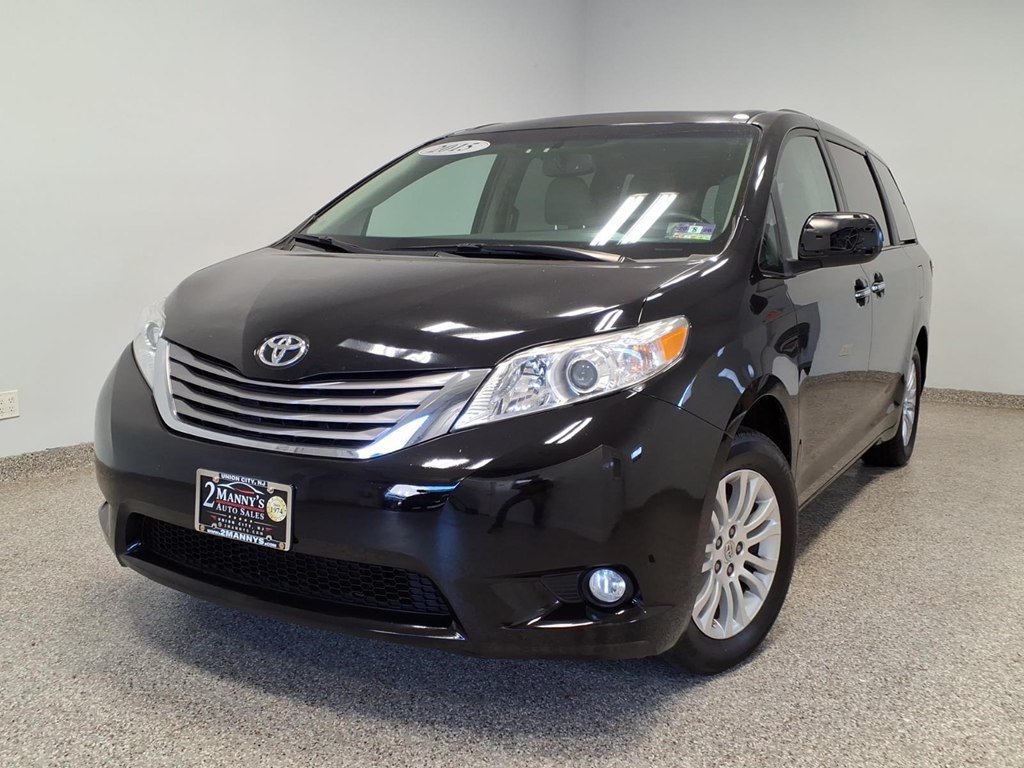Used 2015 Toyota Sienna XLE w/ XLE Navigation Package FWD image 1