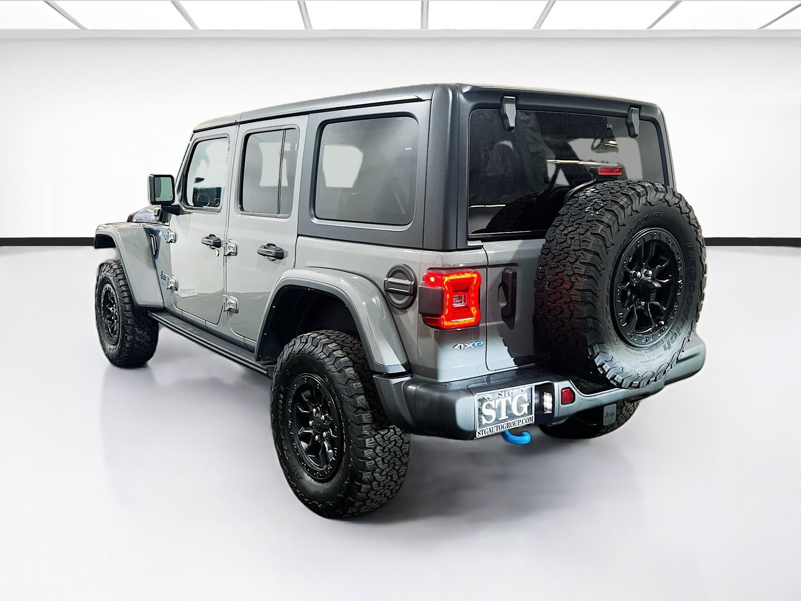 Used 2023 Jeep Wrangler Unlimited Rubicon 4xe AWD/4WD image 6