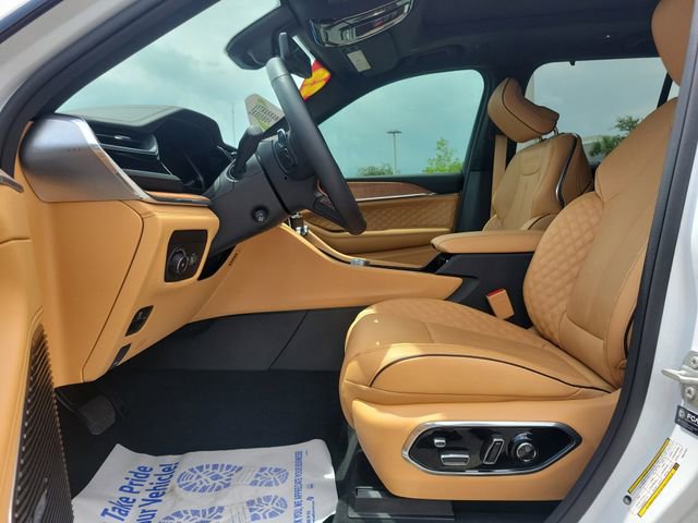 Used 2024 Jeep Grand Cherokee Summit AWD/4WD image 16