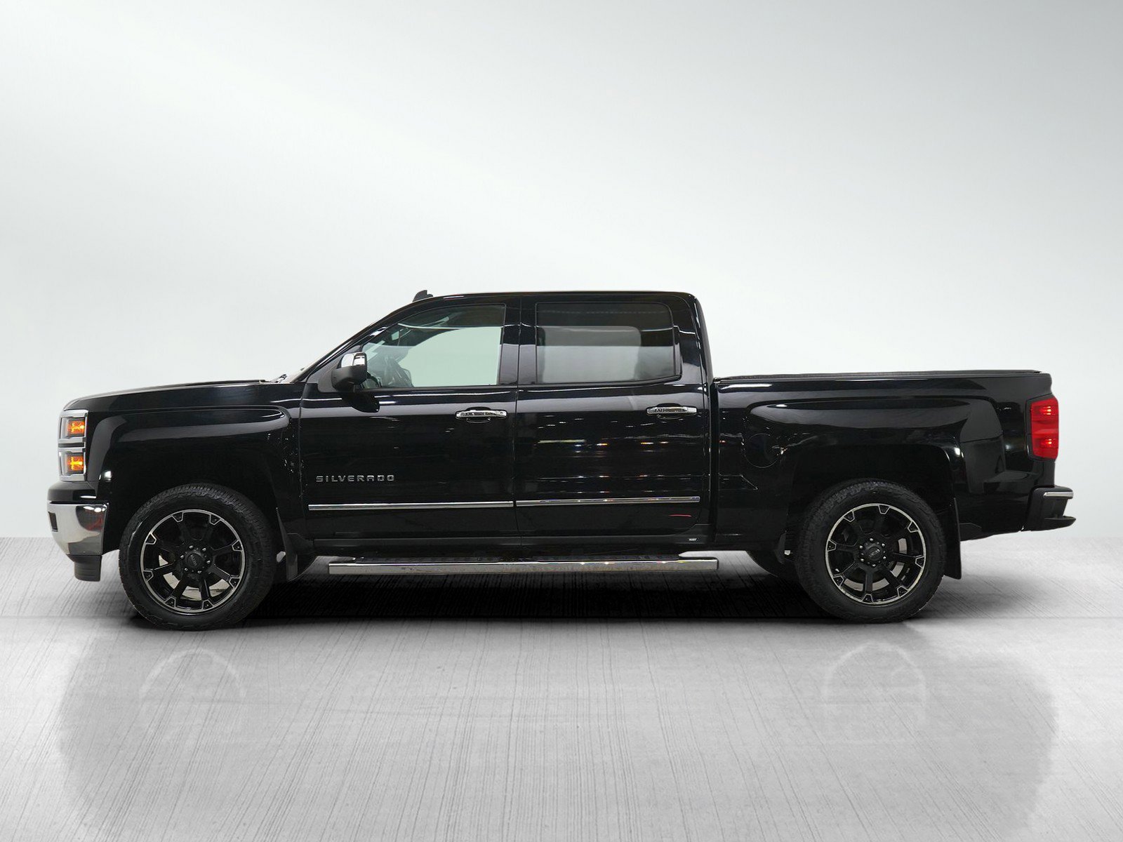 Used 2014 Chevrolet Silverado 1500 LTZ Z71 w/ LTZ Plus Package AWD/4WD image 2