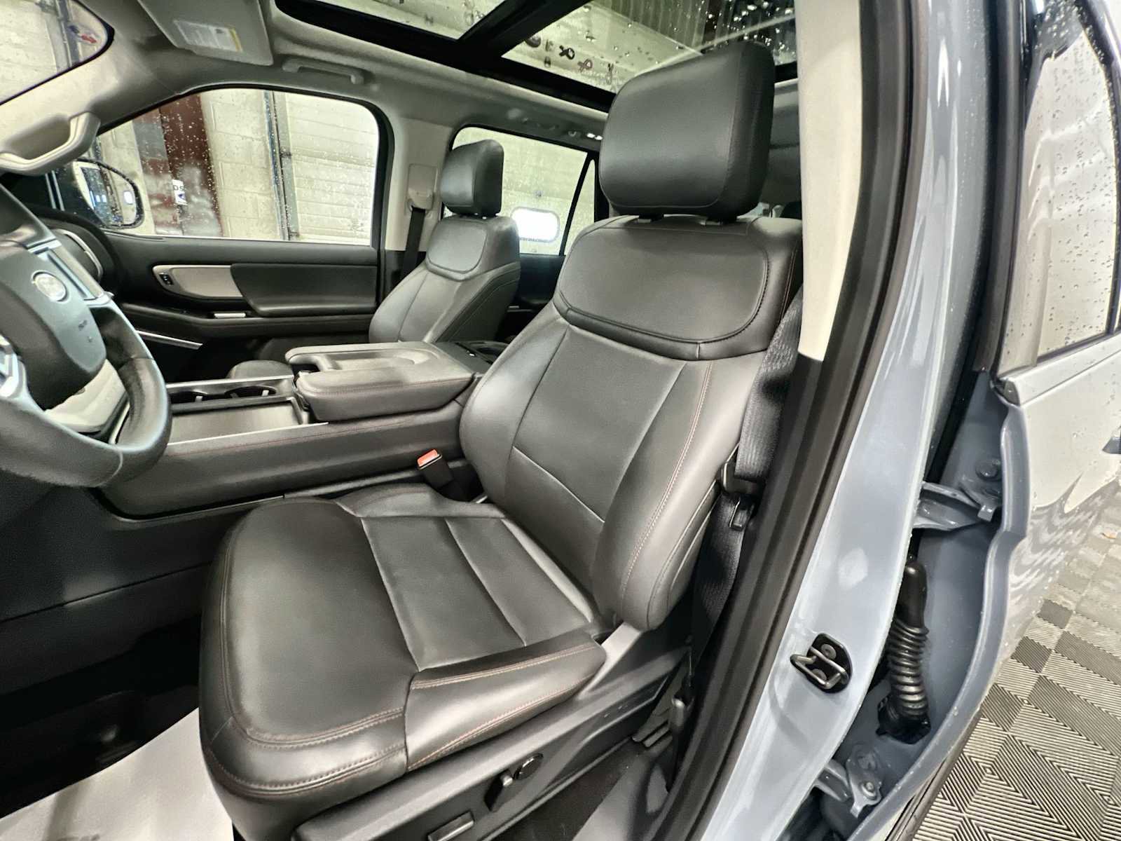 Used 2025 Ford Expedition Max Active image 13