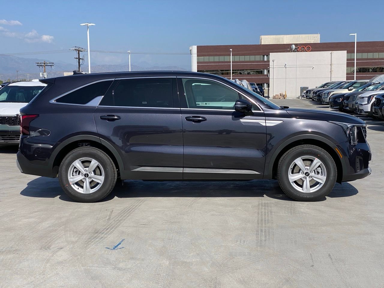 New 2026 Kia Sorento LX image 2