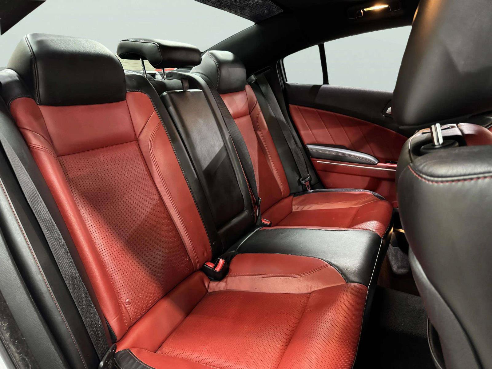 Used 2017 Dodge Charger SXT w/ AWD Plus Group image 34