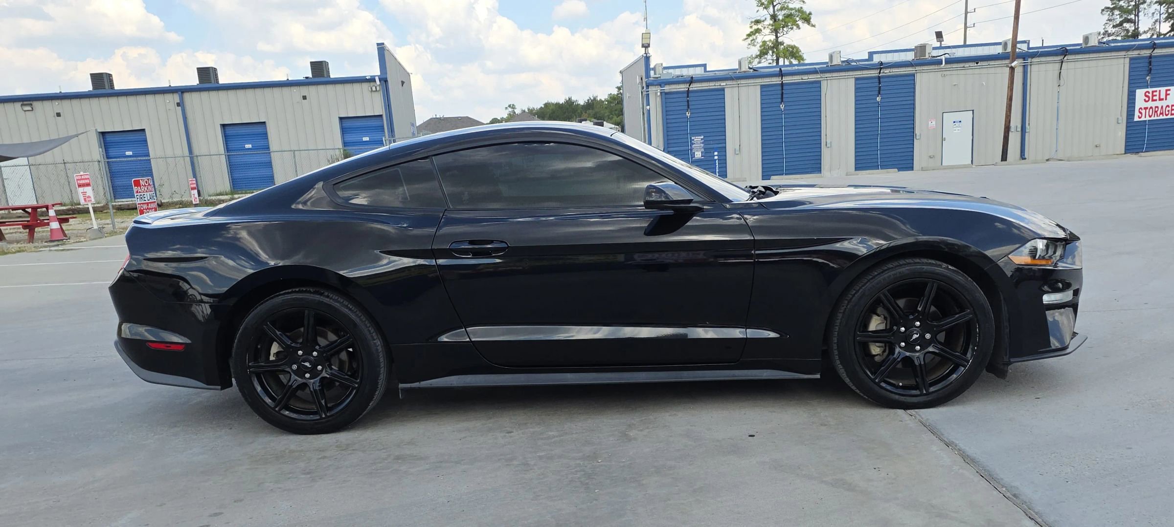 Used 2019 Ford Mustang Coupe w/ Black Accent Package image 9