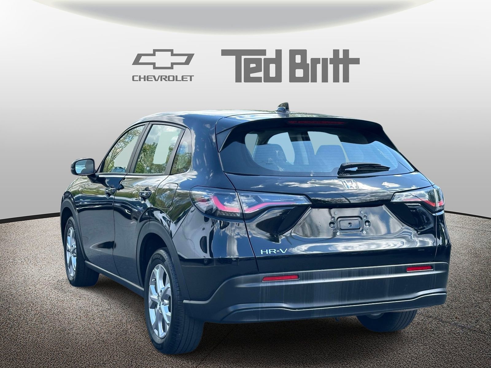 Used 2023 Honda HR-V LX image 6