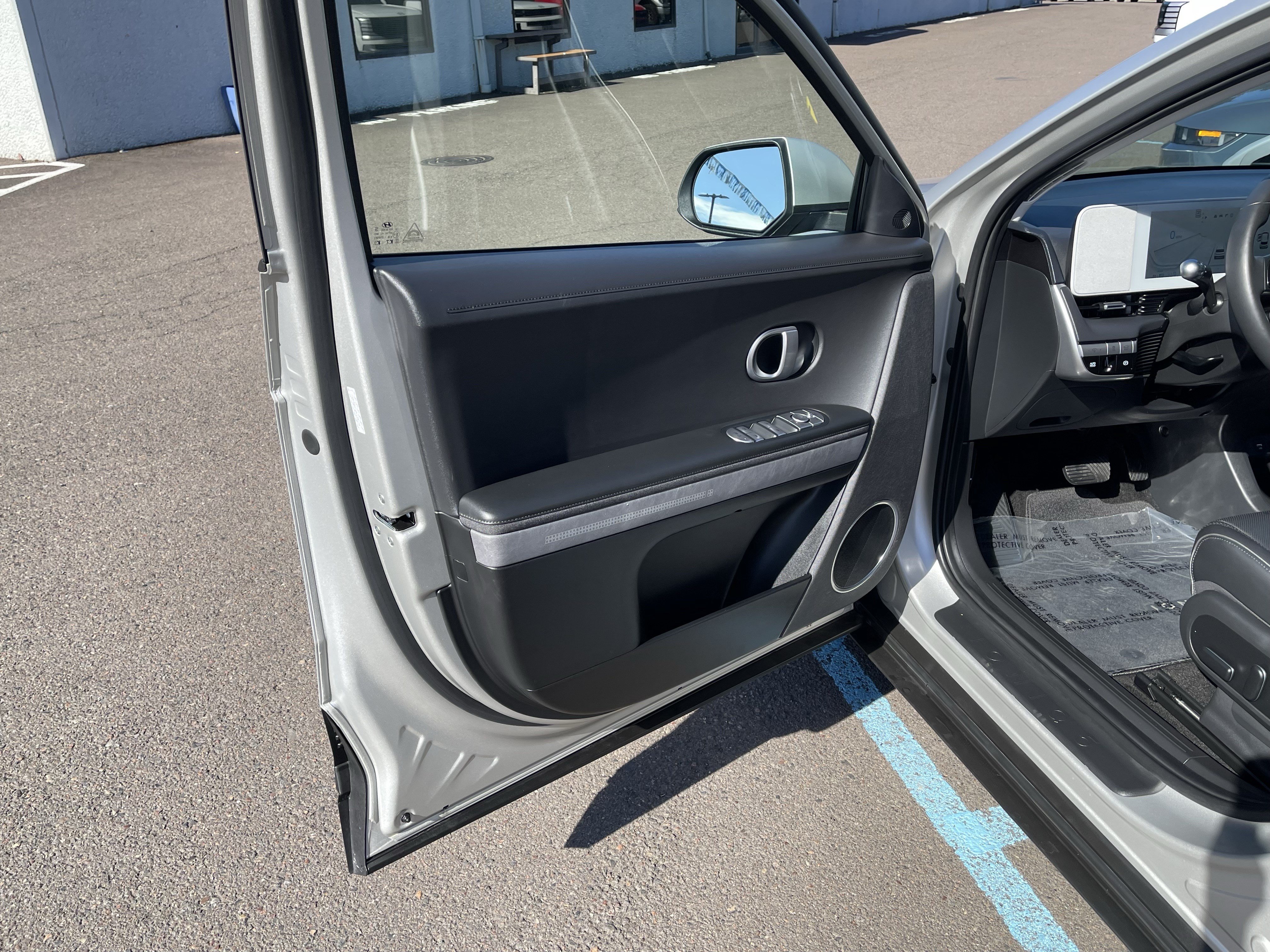 Certified 2023 Hyundai Ioniq 5 SEL w/ Cargo Package AWD/4WD image 16