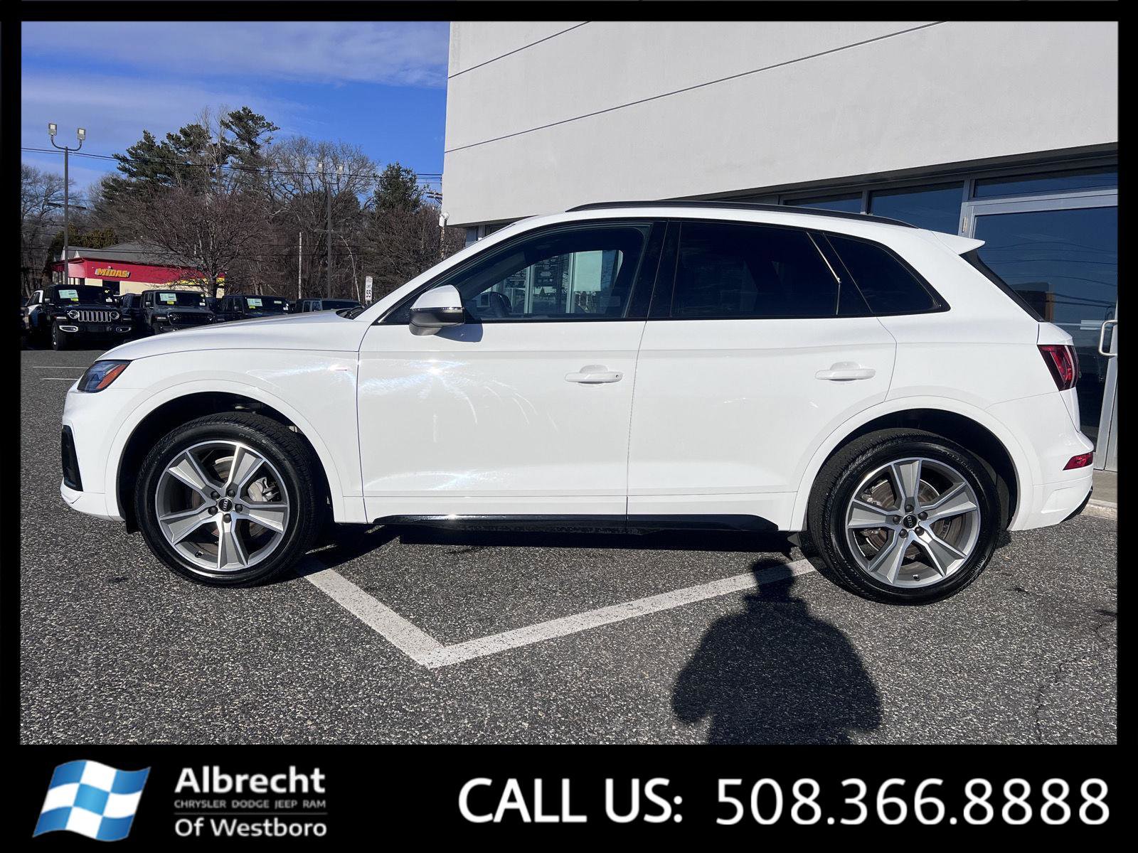 Used 2025 Audi Q5 2.0T Premium image 2