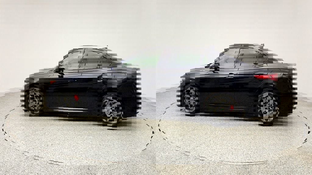 Used 2018 Alfa Romeo Giulia image 8