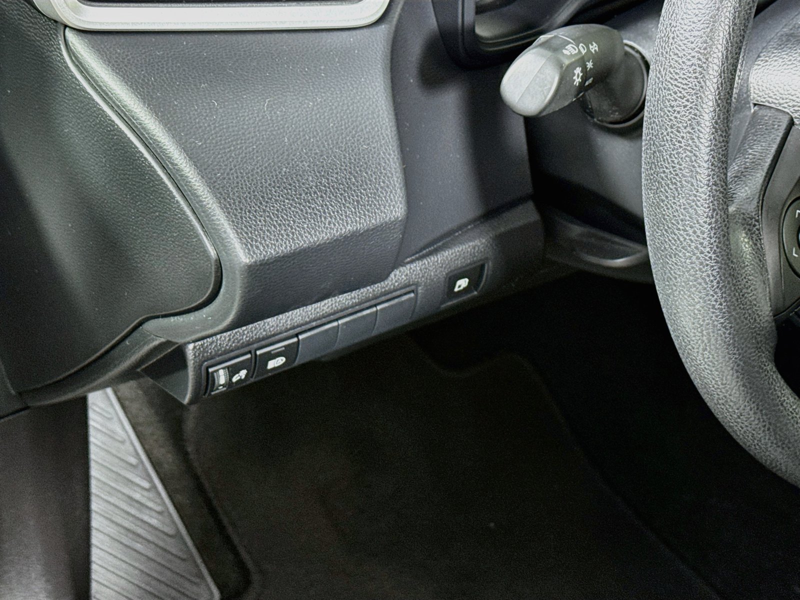 Certified 2025 Toyota Corolla LE FWD image 7