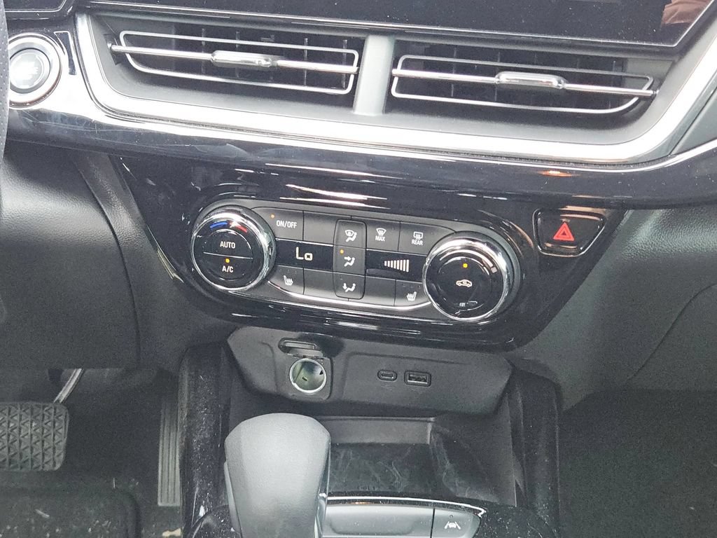 Certified 2026 Chevrolet Trax RS w/ Sunroof Package FWD image 19