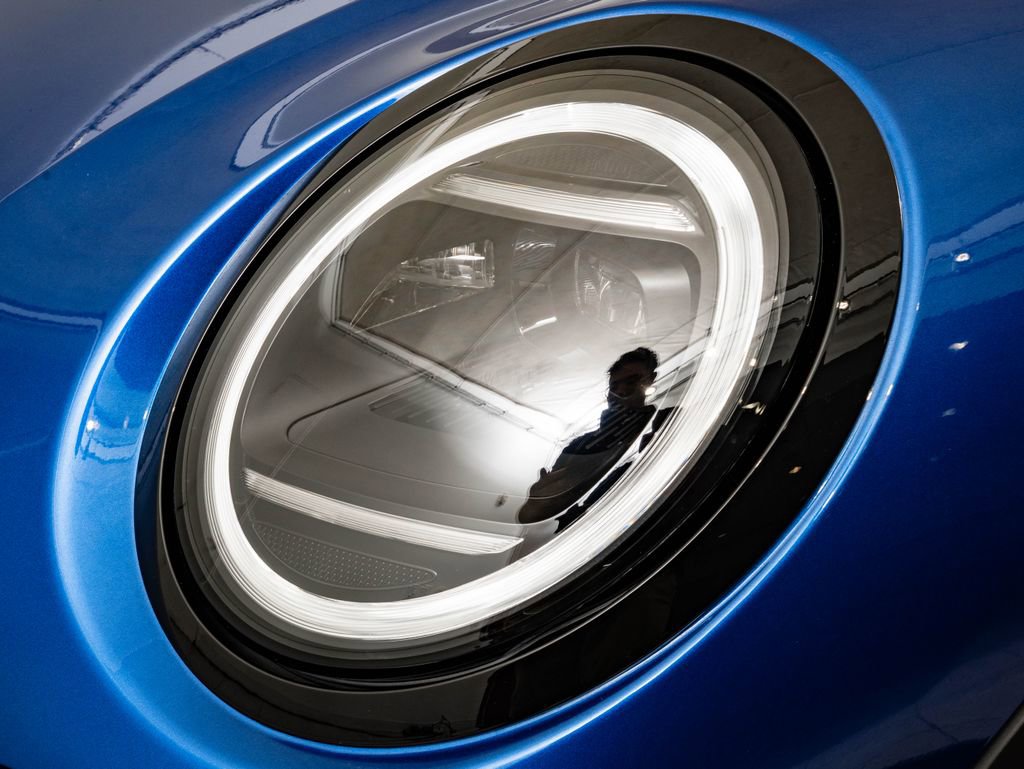 New 2026 MINI Cooper 2-Door Hardtop FWD image 15
